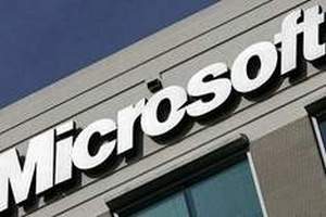 Facebook и Microsoft пытаются сохранить лицо Facebook и Microsoft пытаются сохранить лицо
